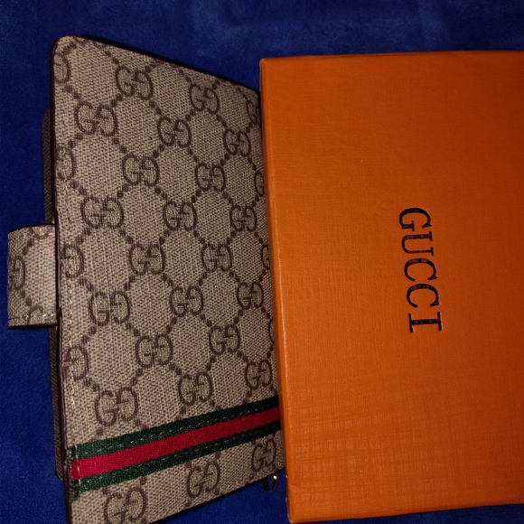 Gucci Beige and Green Monogram Phone Case - Picture 3 of 5